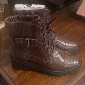 NWT Clarks Collection SZ. 8.5 Calla Dance Burgundy Patent Boots